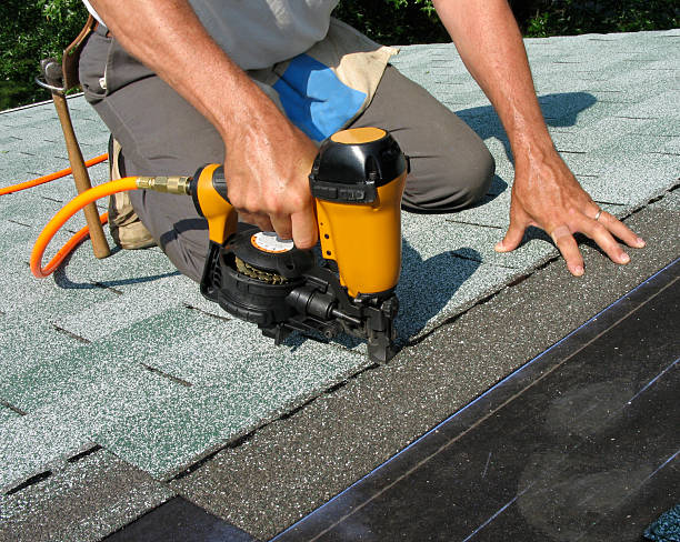 Best Roof Gutter Cleaning  in Taft Mosswood, CA